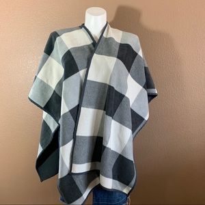 Woolrich Reversible Gray Plaid Wrap OS